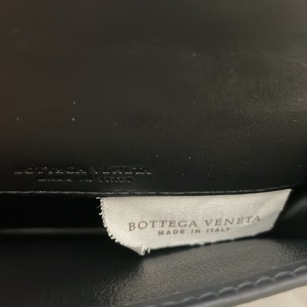 Authentic Bottega Veneta Cardholder - Picture 8 of 11